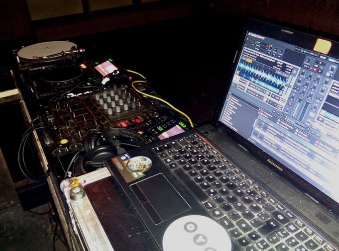 27.08. Heimlich im Rosis | Kalipo – live + Silent Disco im Garten