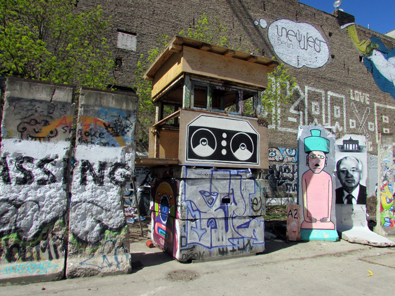 neuwestberlin-mauer-wachturm