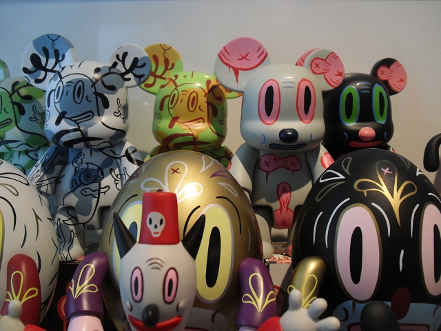 Art_and_Toys_Collectors_RoomDSCI2441