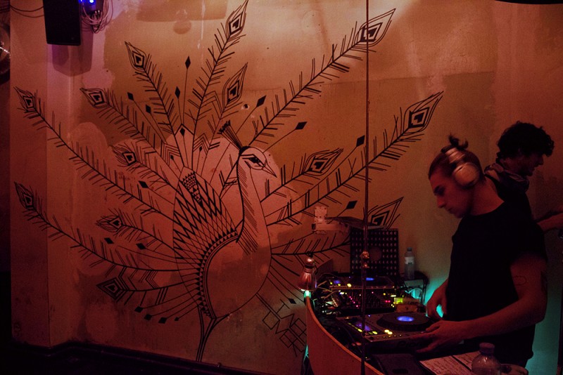 TAPE-ART-by-TAPE-OVER_chalet-club_peacock-red-light