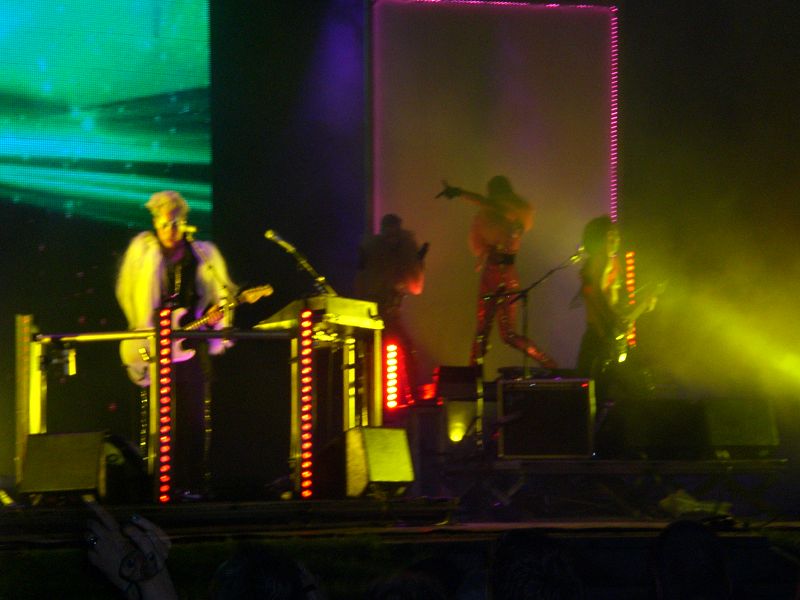 empire-of-the-sun-konzert-15