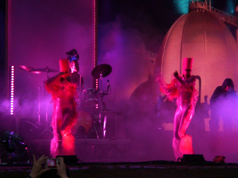 empire-of-the-sun-konzert-2