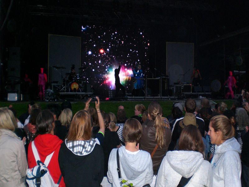 empire-of-the-sun-konzert-6