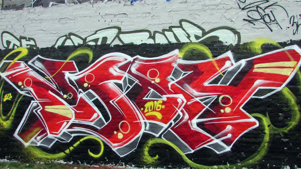 wall-graffiti-berlin-5