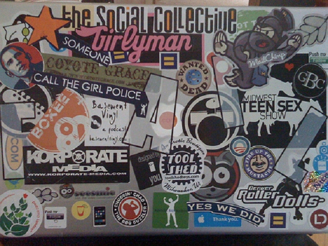 ontai-beklebtes-laptop13
