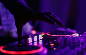 Uèle Lamore – The First Tree feat. Gracy Hopkins