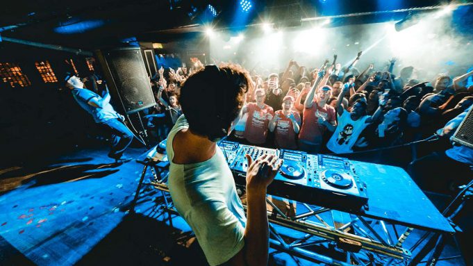 5.4. Unfug im Sumpfkrug – Das Sumpfsymposium im Polygon Club Berlin