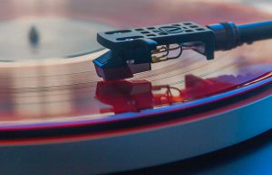 Tominori Hosoya / Tomi Chair – Tropical Imagination