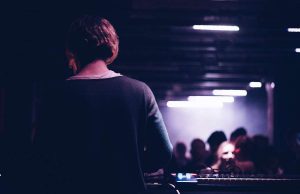 Warum sterben kleine Clubs? Ein Blick auf Mieten, Bürokratie & Gentrifizierung