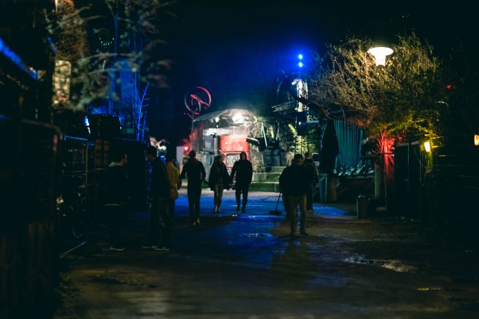 Setzt Euch, wir müssen reden