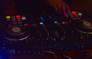 Die 10 absurdesten Clubregeln der Welt