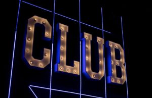 Bundestag fordert Bundesregierung auf, Musikclubs als Anlagen kultureller Zwecke einzustufen