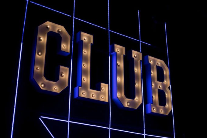 Bundestag fordert Bundesregierung auf, Musikclubs als Anlagen kultureller Zwecke einzustufen