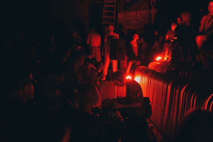 Harlem Shake auf Berliner Club Toilette