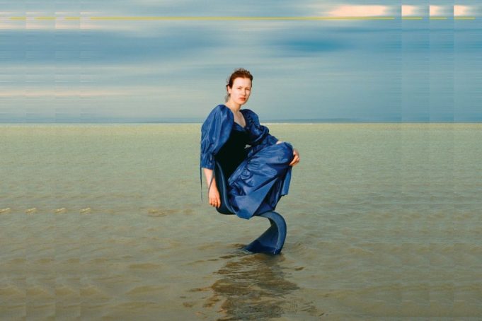 Rosa Anschütz veröffentlicht auf BPitch „Their Blood“, die erste Single ihres Albums „Goldener Strom“.