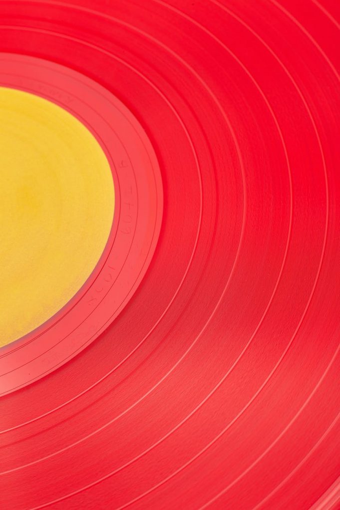Horst Weidenmüller: Der Visionär hinter !K7 und der elektronischen Musikrevolution red vinyl record