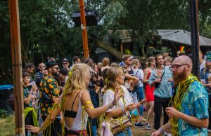 Vogelball 2022: Hamburgs queer-elektronischer Maskenball