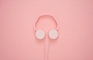 Chandra Lacombe releases his new album ‘Jaya’ on Nixi Music. white headphones