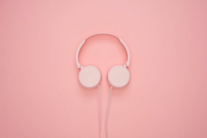 Chandra Lacombe releases his new album ‘Jaya’ on Nixi Music. white headphones