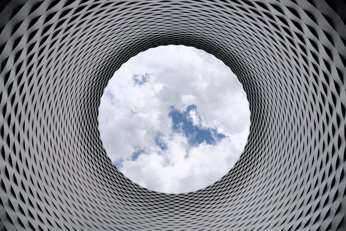18.-19. Juni Sommerfestival „Futurium bewegt!“ low angle photography of grey and black tunnel overlooking white cloudy and blue sky