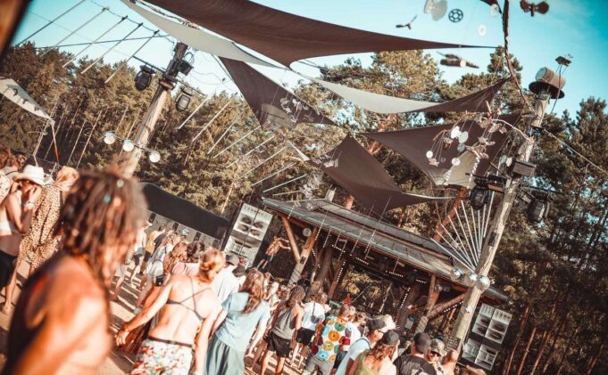 Klangtherapie Festival – vier Tage Techno, Liebe, Utopie in der Fränkischen Schweiz