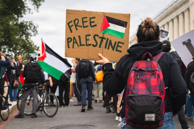 Free Palestine from German guilt. Wie bitte?