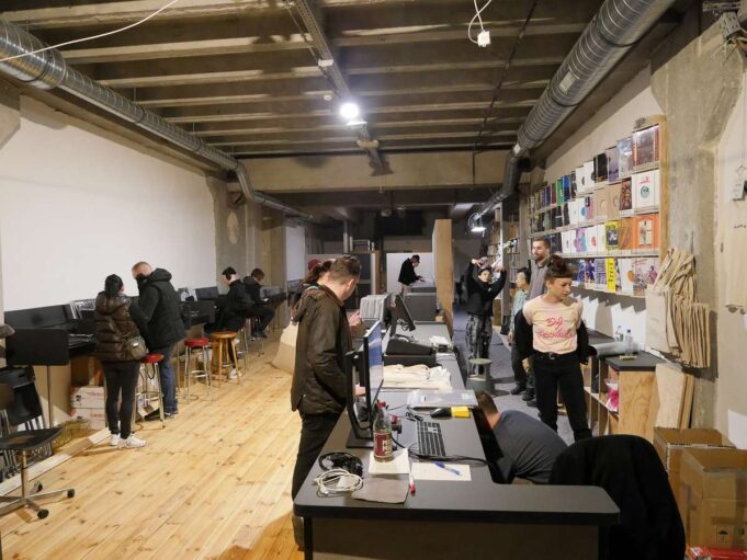 Bilder aus dem Hardwax im Kraftwerk Berlin