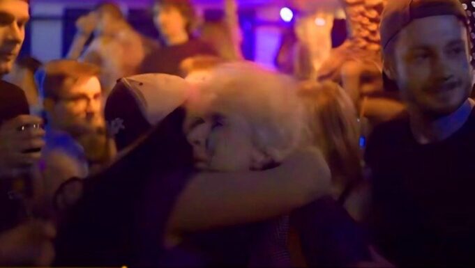 DJ Vika: Mit 86 Jahren ein Leben für die Musik – Polens älteste DJin im Fokus