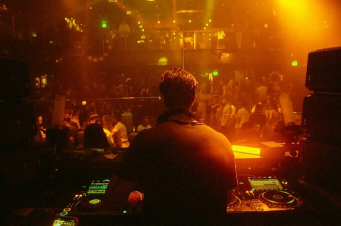 Musikrichtungen und ihre Vielfalt: Von Berliner Hymnen bis zu globalen Musik-Arten