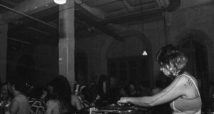 From Vinyl to Prompt Music: AI Tracks and the Devaluation of Listening