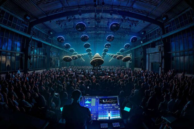 Audiovisuelle Clubnächte bei DARK MATTER