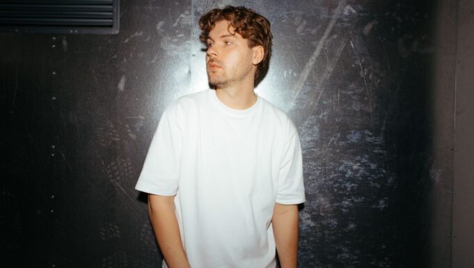 Artist Interview: Discrete