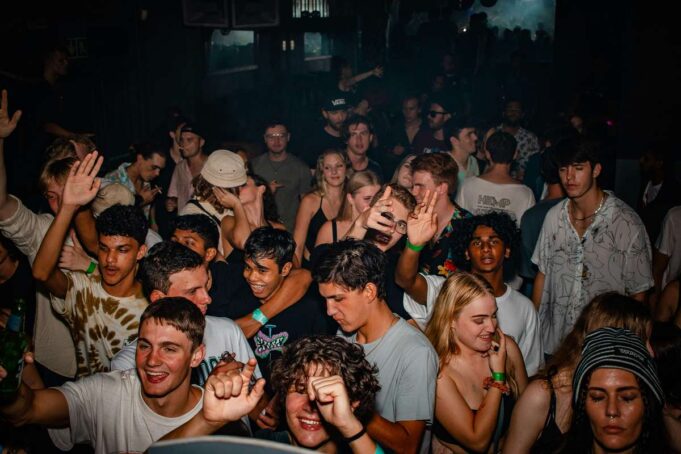 Das „AMT“ bringt den Techno zurück an den Alexanderplatz.