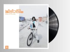 Julia Govor – Riders On The Roof