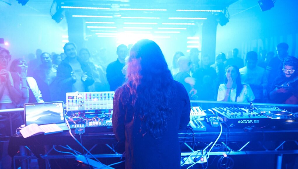 PETRU KSS Kolibri Live Part 2 - Artist Photo PETRU KSS by Morax - Stage