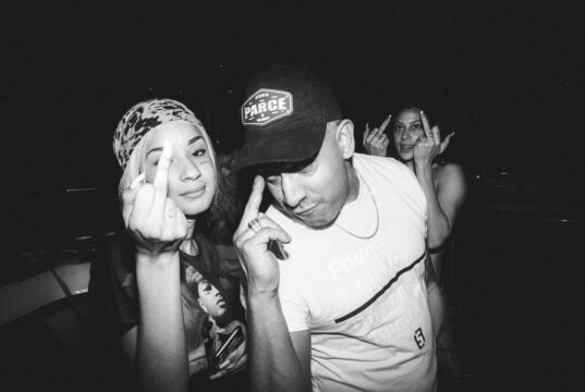 Das große Buzzword-Bingo: Wie die Instagram-DJ-Generation die Clubkultur totquatscht