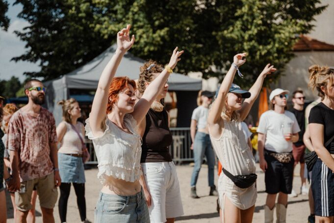 Jenseits von Millionen Festival