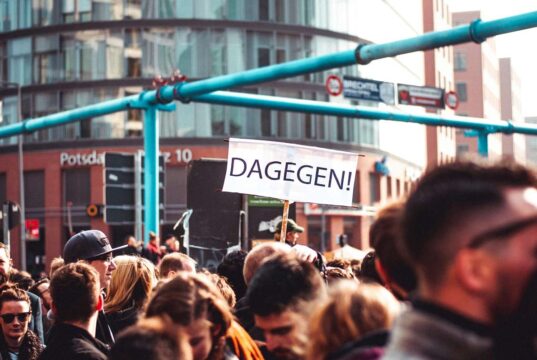 #GENZREGELT: Die Dynamik von Protest, politischem Stillstand und der Ruf nach Gerechtigkeit